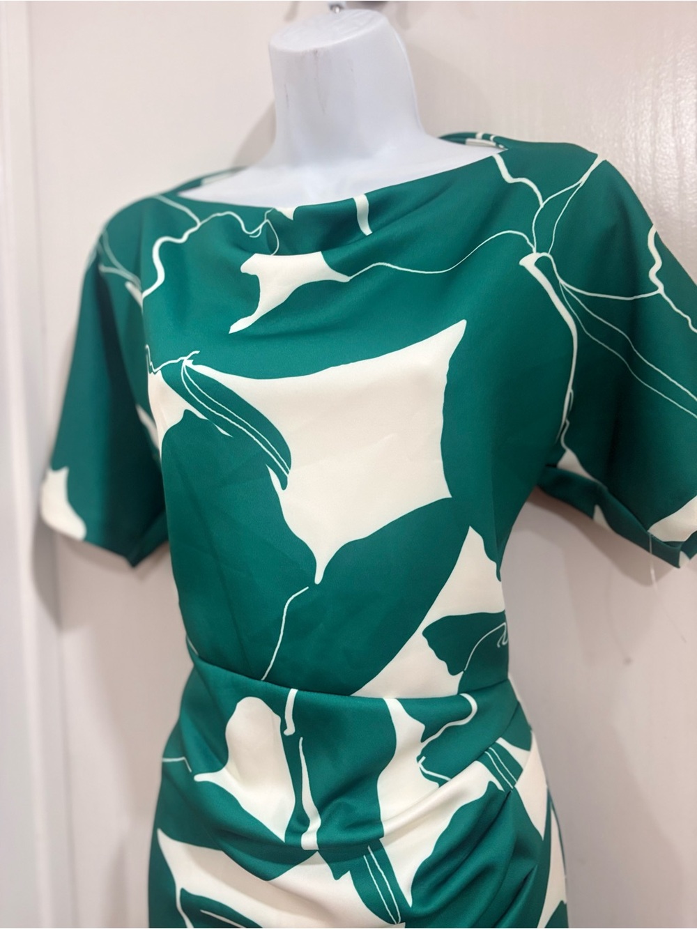 Donna Karan Green & Cream Floral Print Sheath Dress - Picture 4 of 6